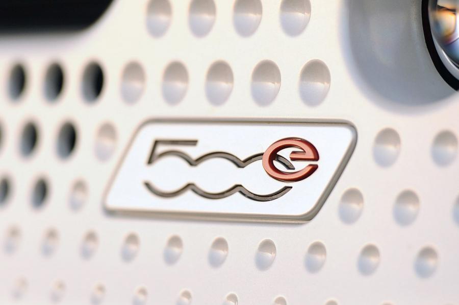 Fiat 500e 2013 года  (фото 47 из 141)